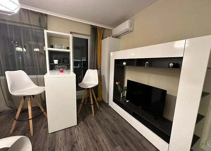 Uni Time By Lmg Apartment *